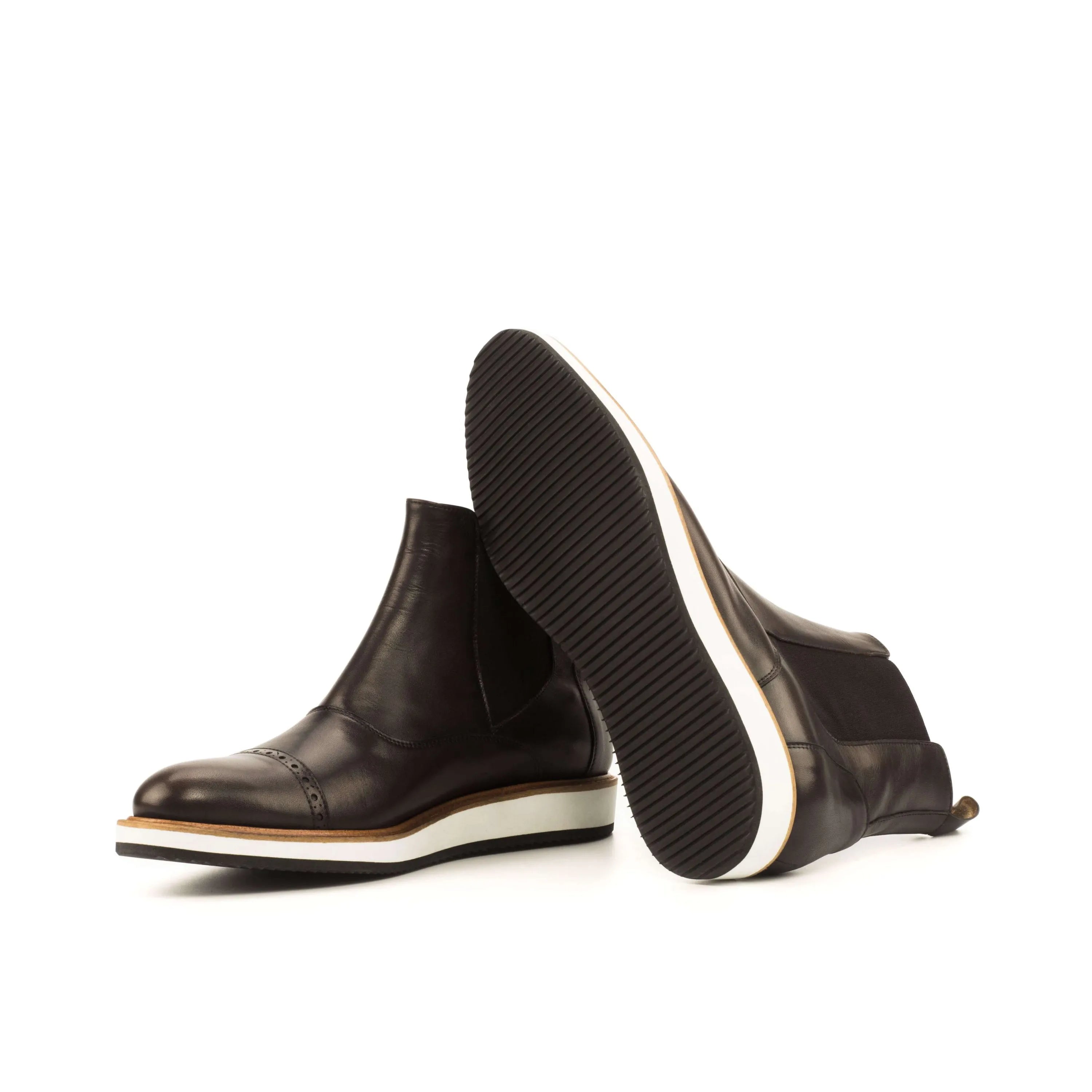 Choovio Chelsea boots in brown leather with white soles