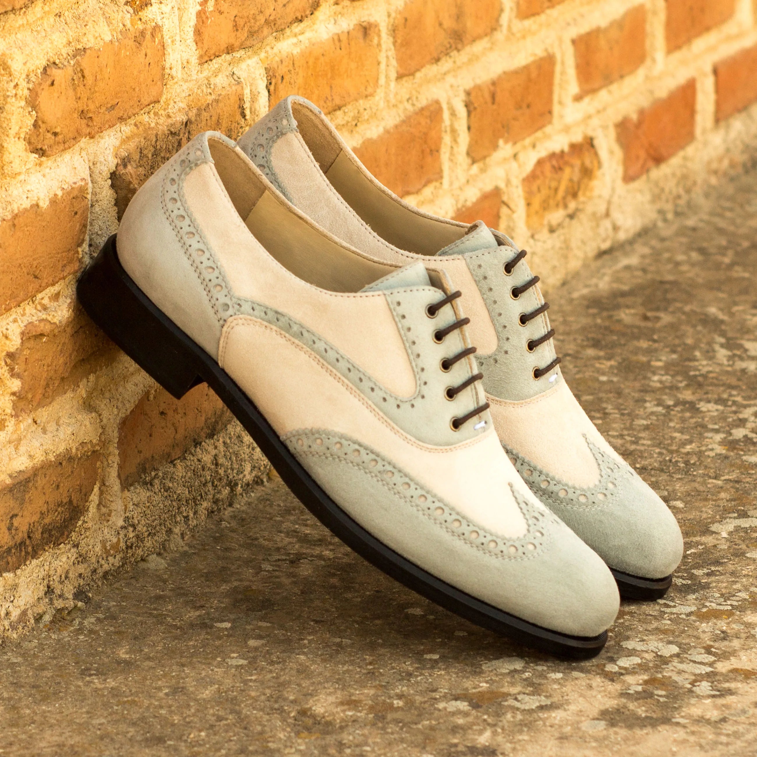 Guda ladies oxford shoes II in two-tone wingtip kid suede