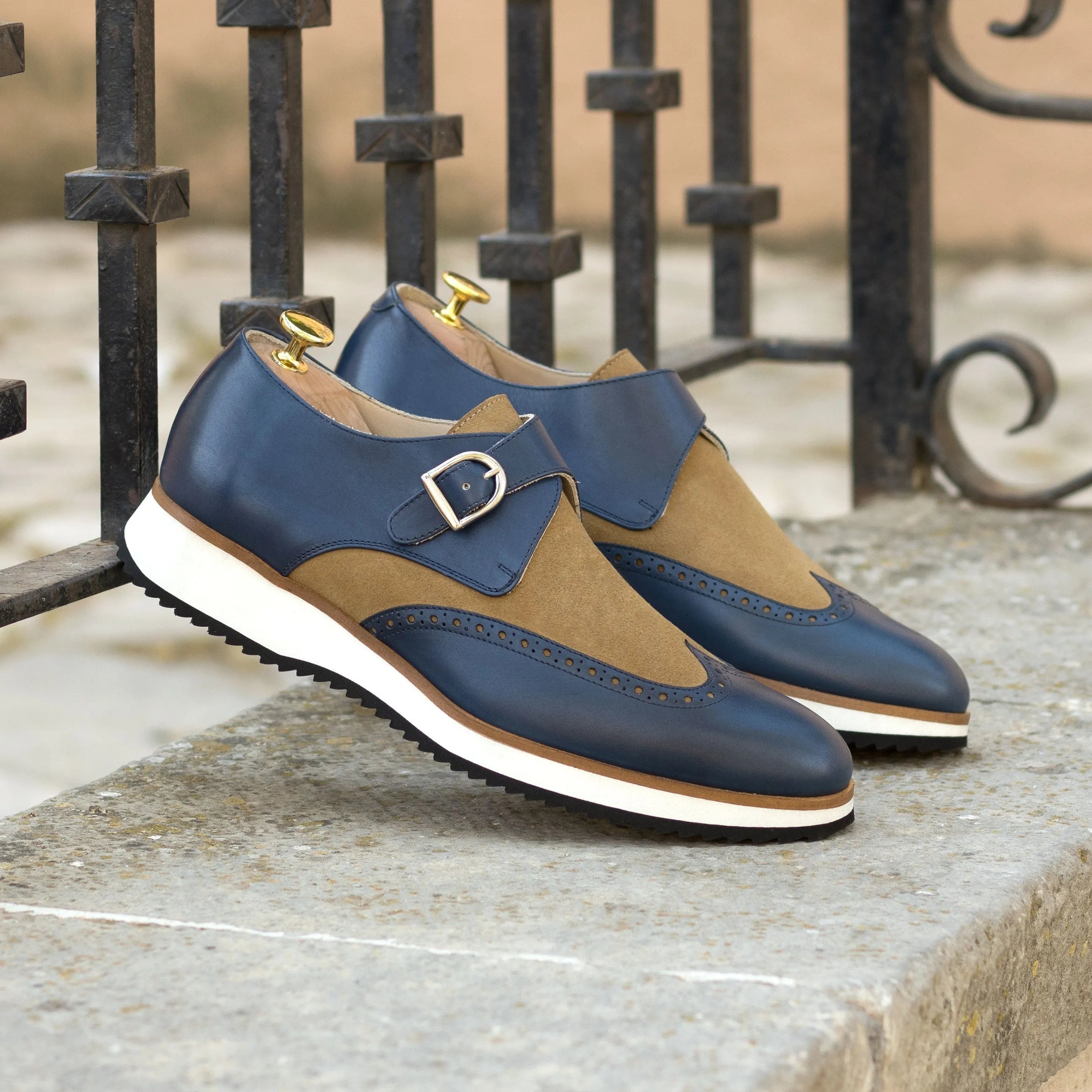 Two-tone leather Javi single monk shoes back view