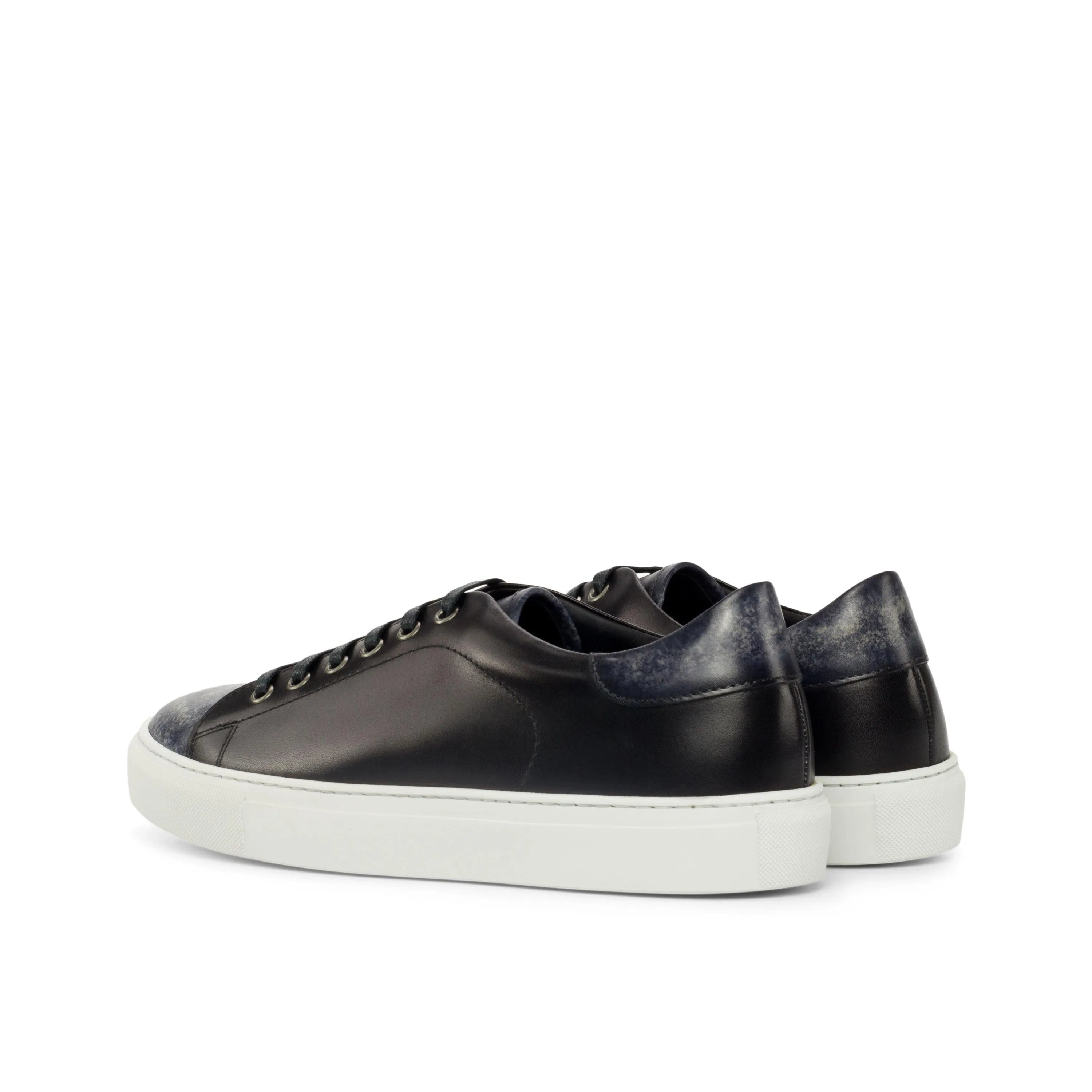 DTT3 trainer patina sneakers II with black leather uppers and white cupsole