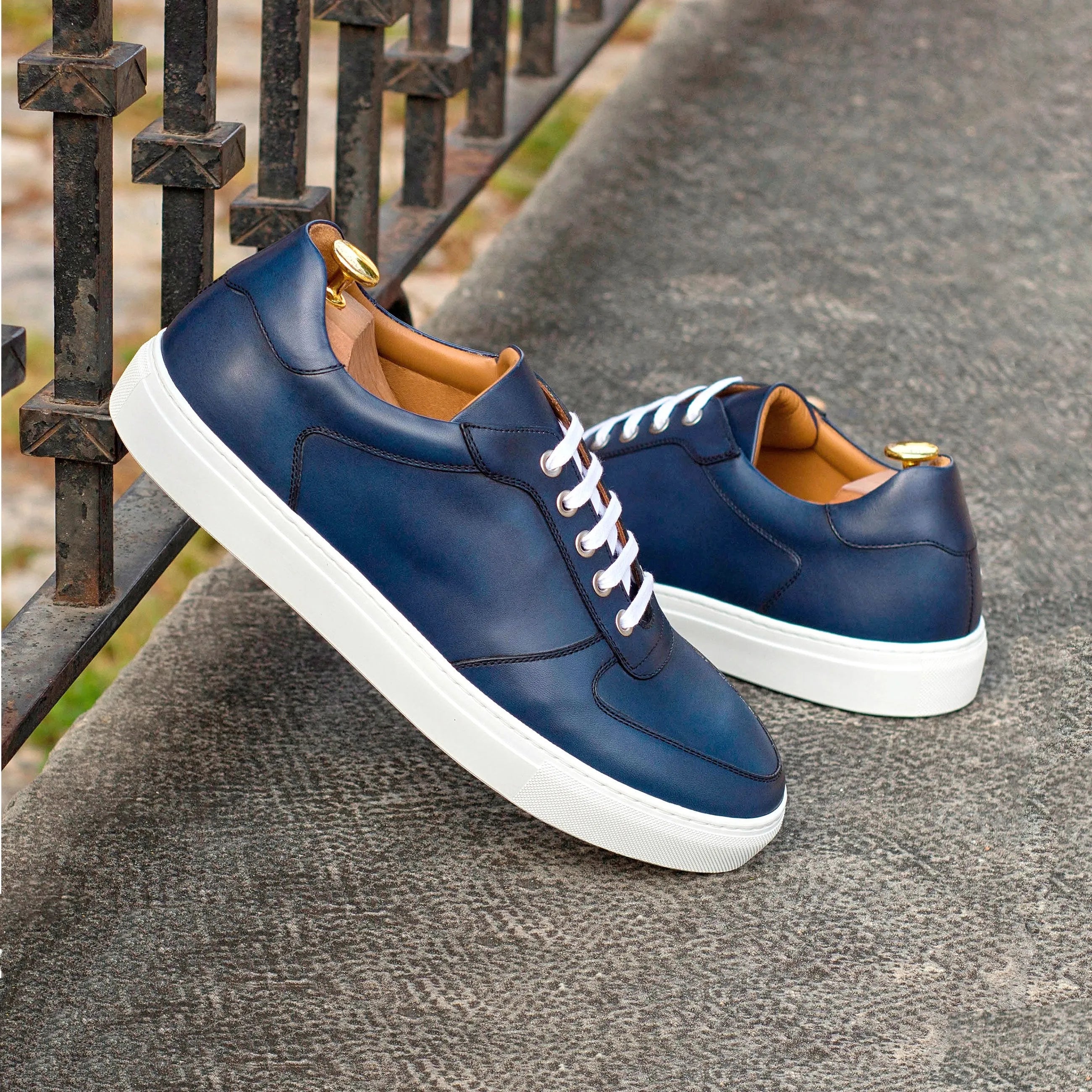 Markey77 low blue leather trainer sneaker for men