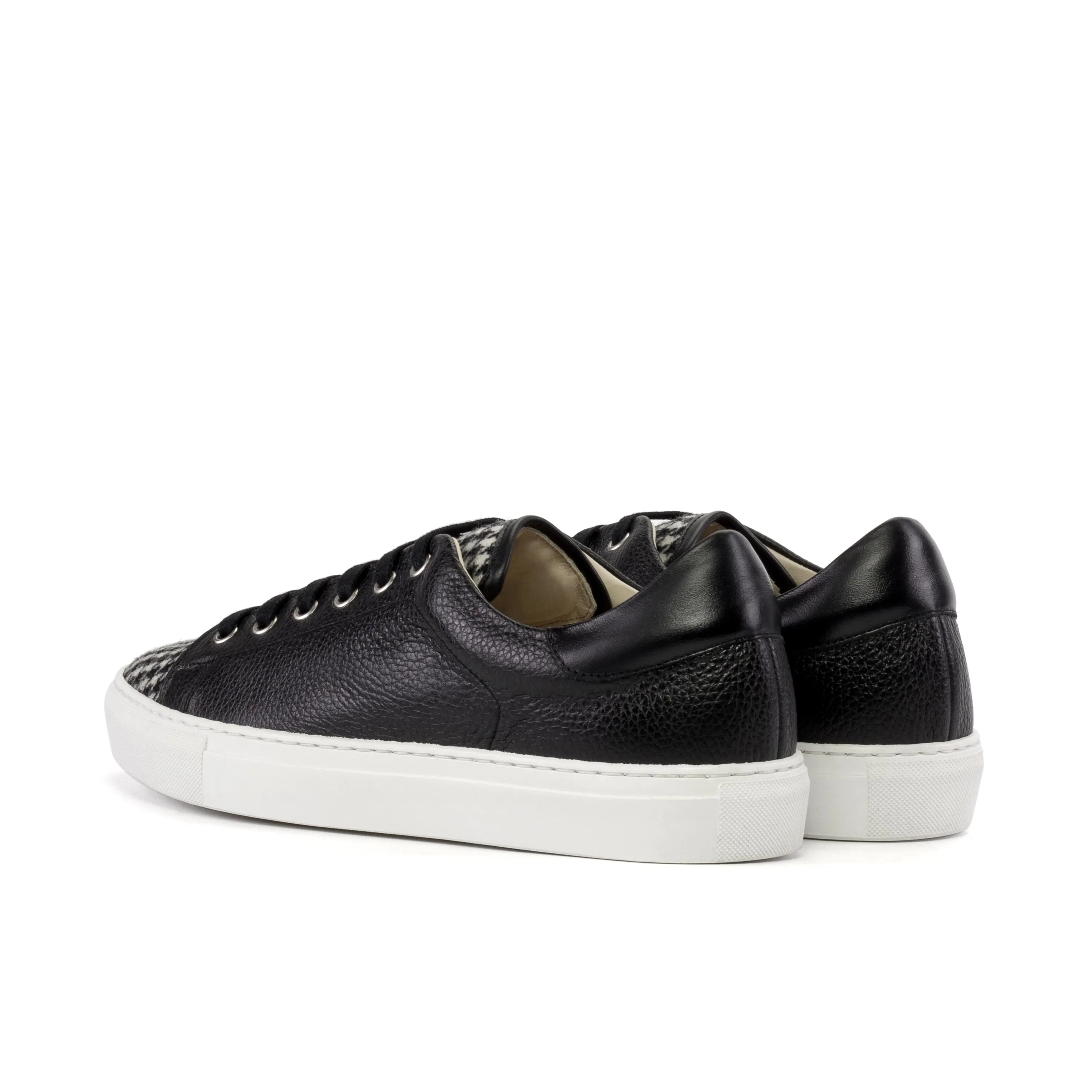 Polando trainer sneaker with black leather and white soles